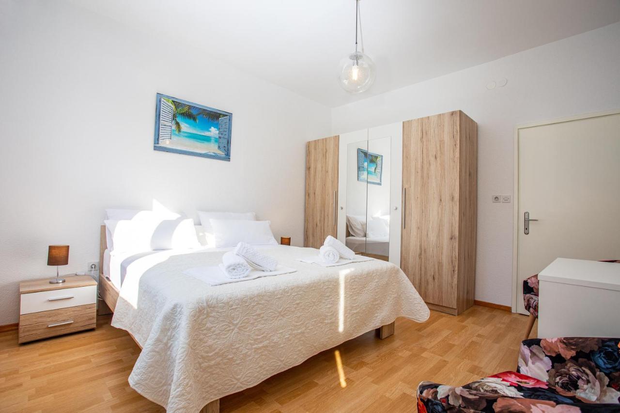 Apartments Adisa Omiš Exterior foto